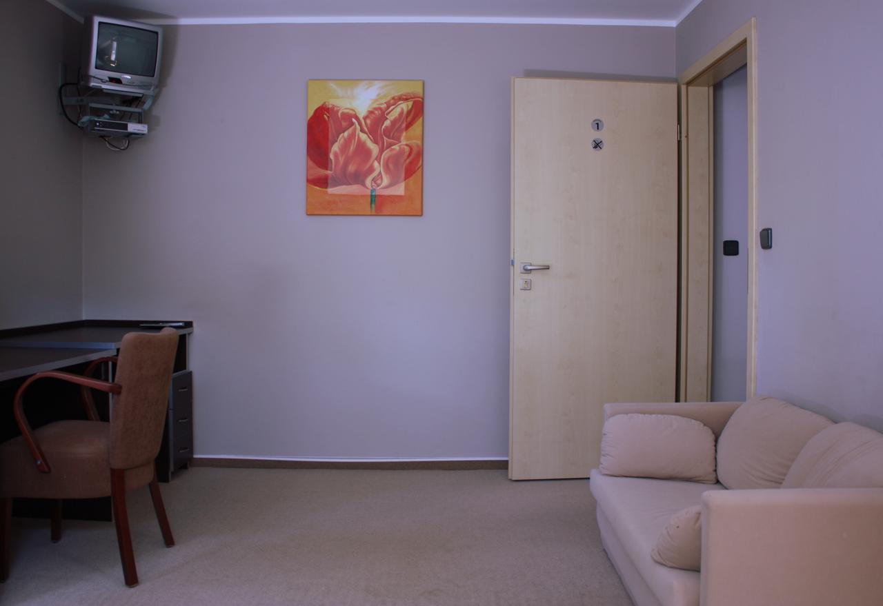Penzion a CaféRestaurant U lávky Chrudim Quarto foto